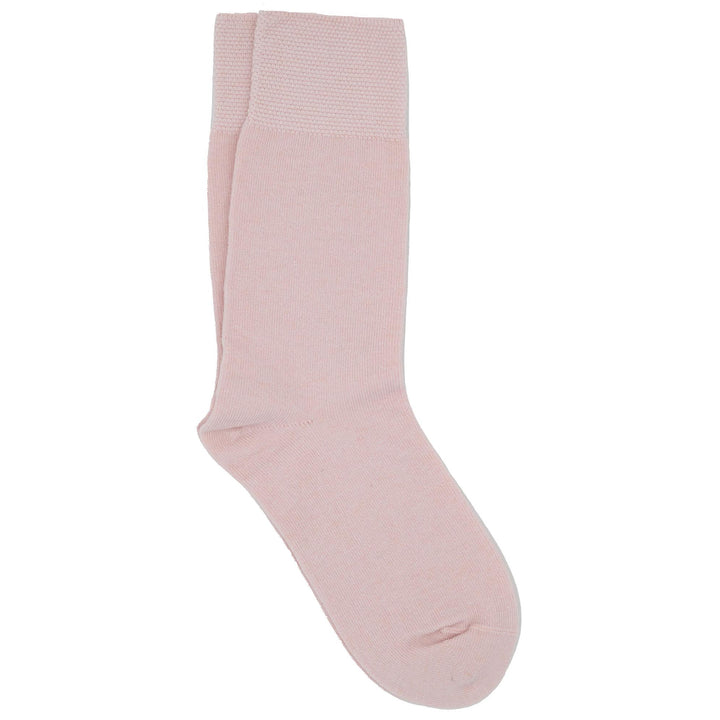 A pair of lightpink crew socks with a pique cuff.